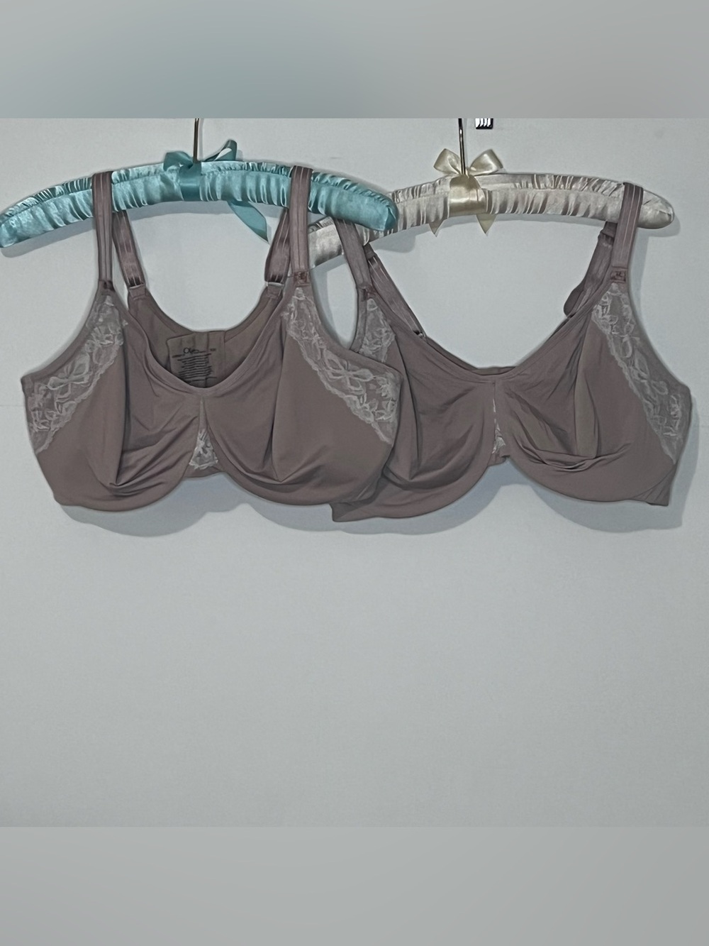 Olga by Warners GI8961A Unlined Minimizer Underwire Bras Set of 2 Size 42D Beige